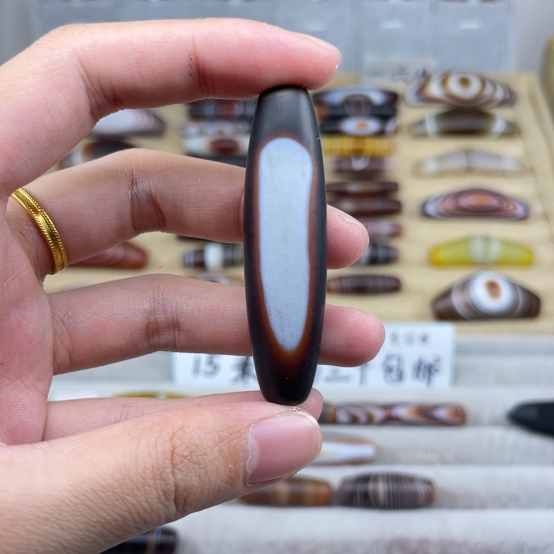 洪***瑞玛瑙/玉髓合金颈饰