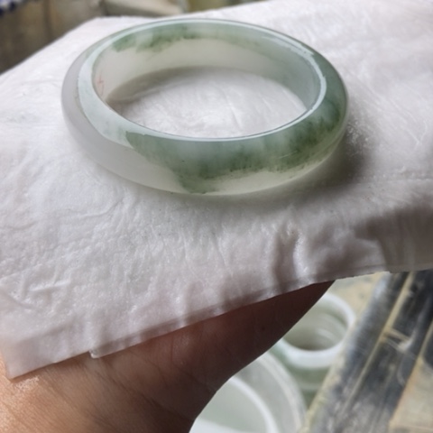 石英质玉手镯未镶嵌一****获加工定制