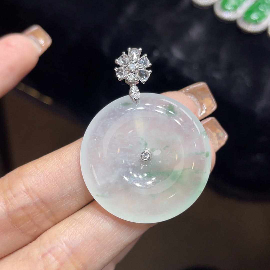 翡翠颈饰18K金镶嵌天然缅甸翡翠