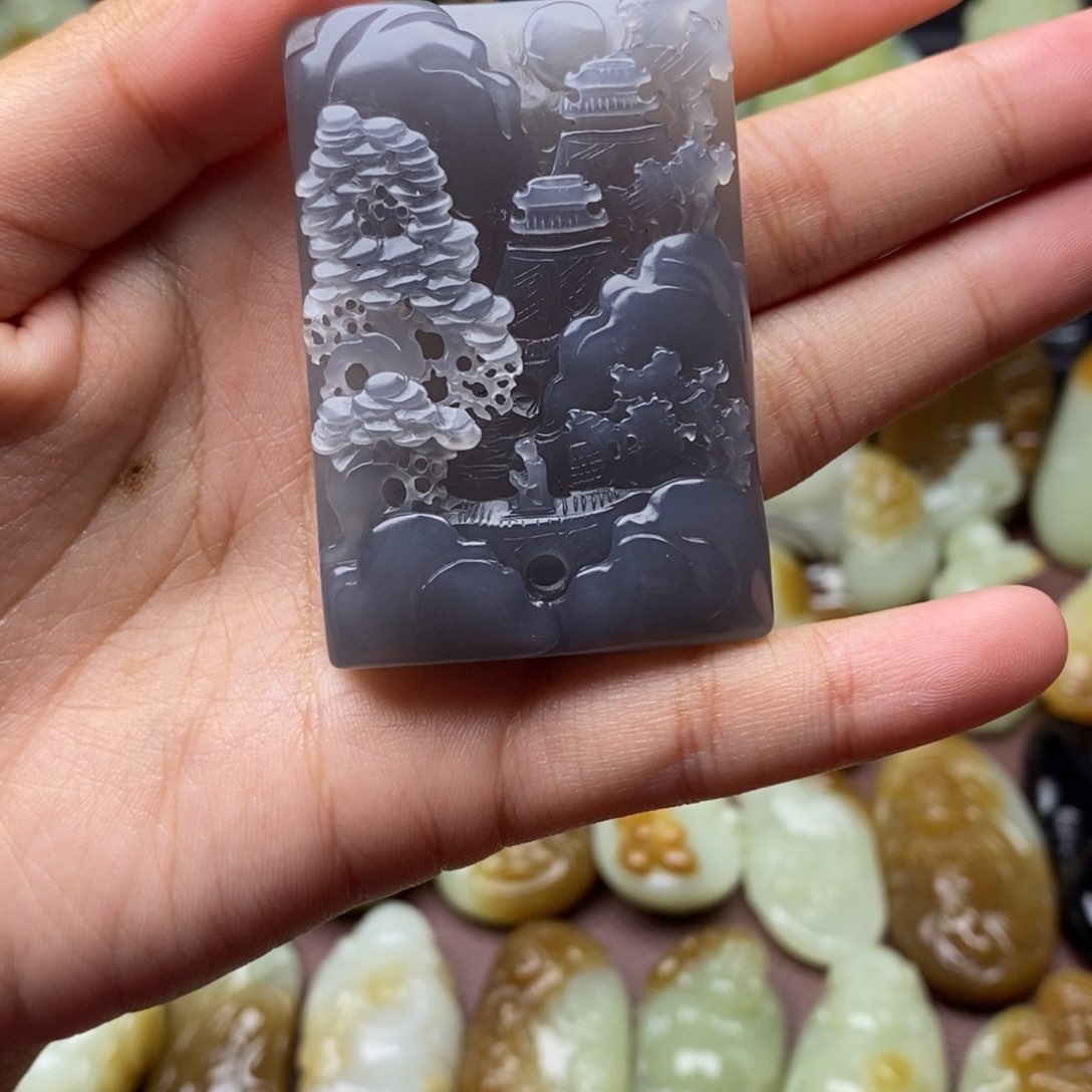 项链未镶嵌和田玉（糖玉）