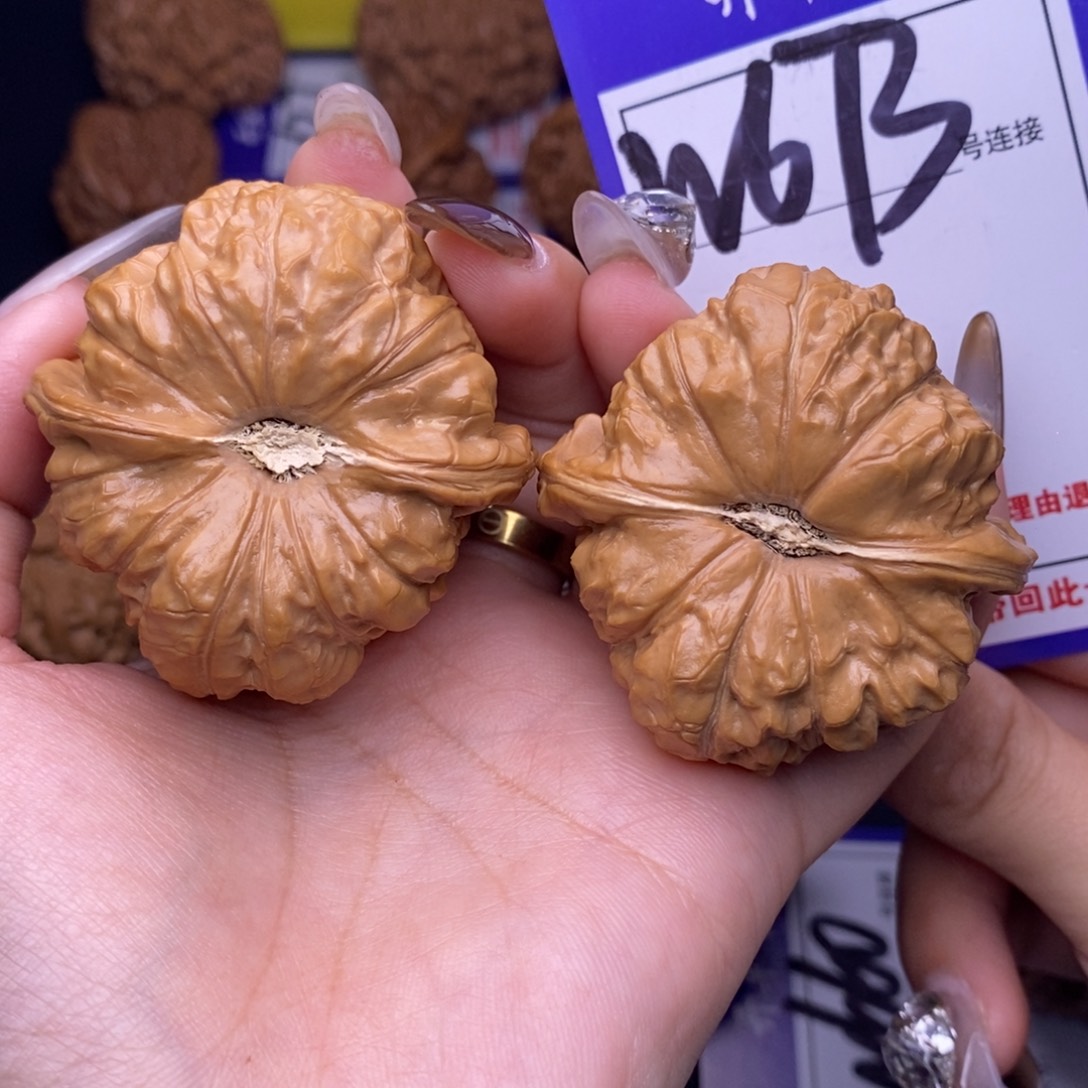 文玩核桃吊坠W673链接 全品南瓜墩47尺