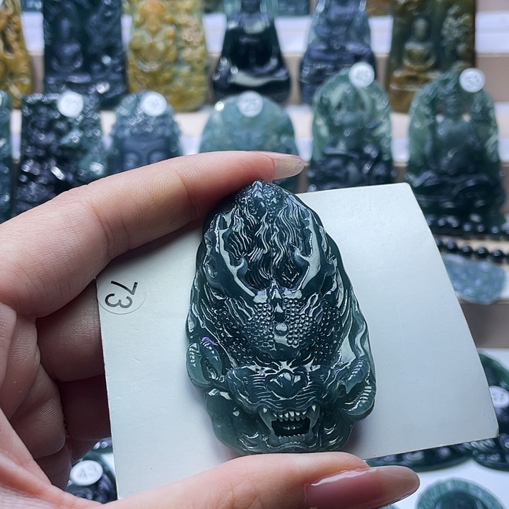 翡翠未镶嵌颈饰翡翠未镶嵌