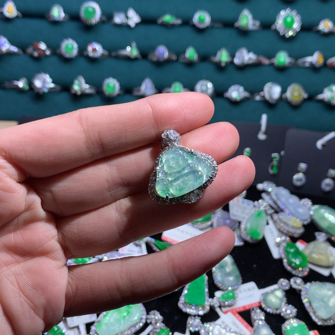 翡翠颈饰银S925镶嵌天然翡翠