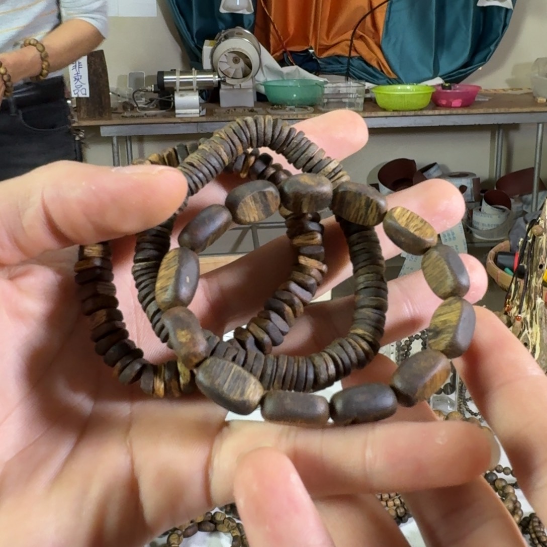 仙***女奇楠沉香发3串 片珠沉水 0.8 小留疤 牛肉干