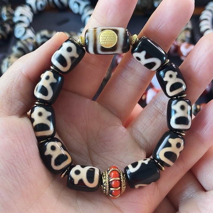 玛瑙/玉髓颈饰未镶嵌合金