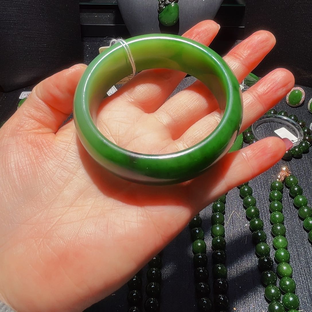 未镶嵌手镯和田玉俄七