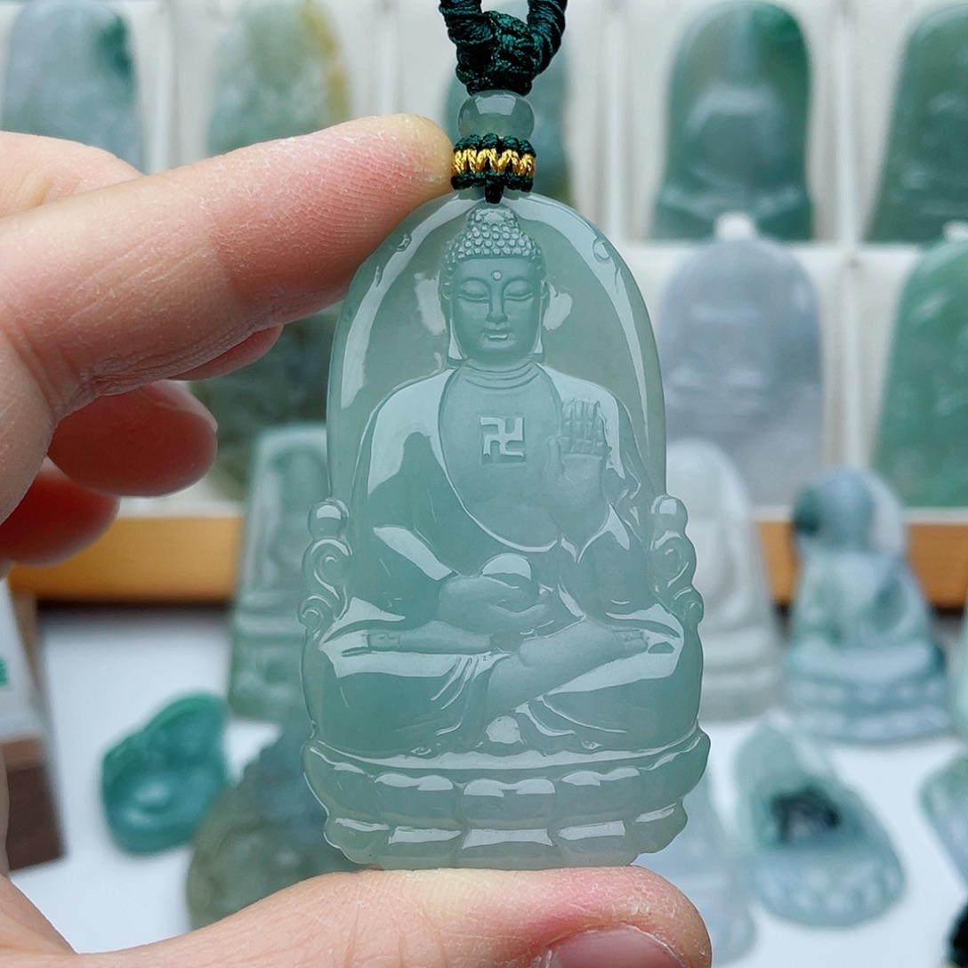 翡翠未镶嵌颈饰阿弥