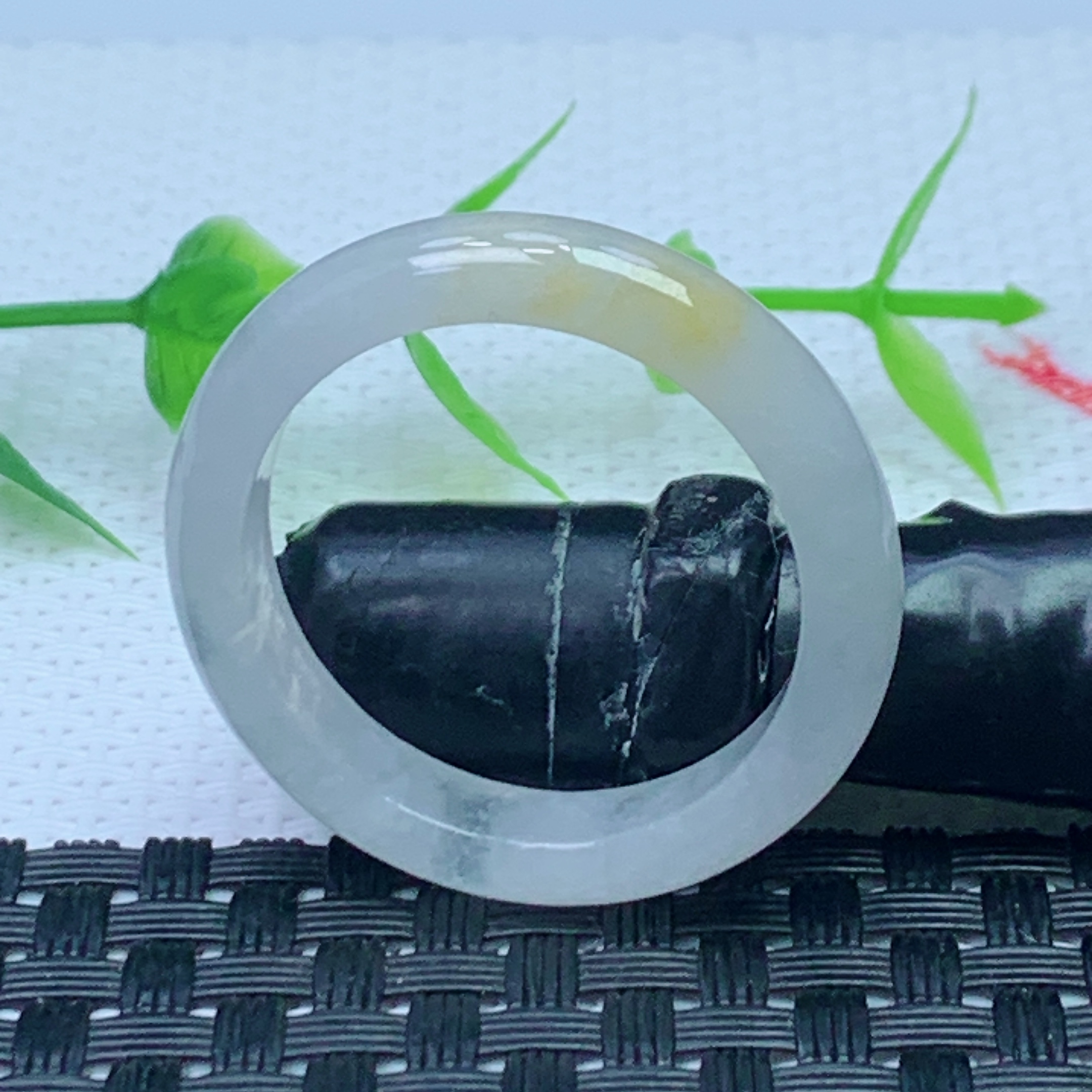 缅甸天然A货翡翠 飘黄翡素面玉戒圈戒指 内径24 mm 编号2091