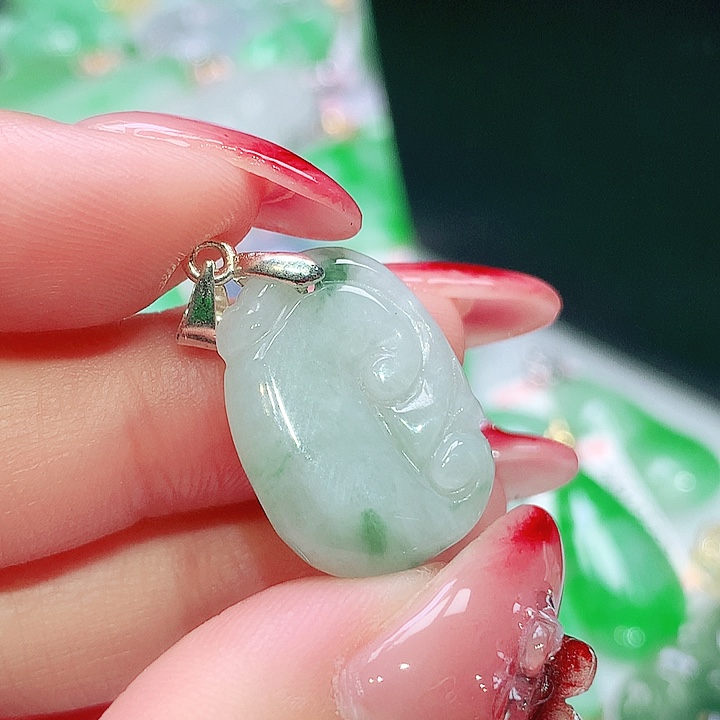 翡翠未镶嵌颈饰翡翠