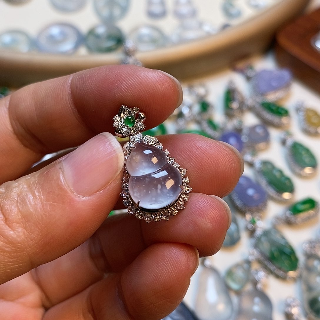 翡翠颈饰18K金镶嵌葫芦