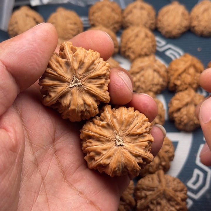 文玩核桃吊坠郁*小三棱