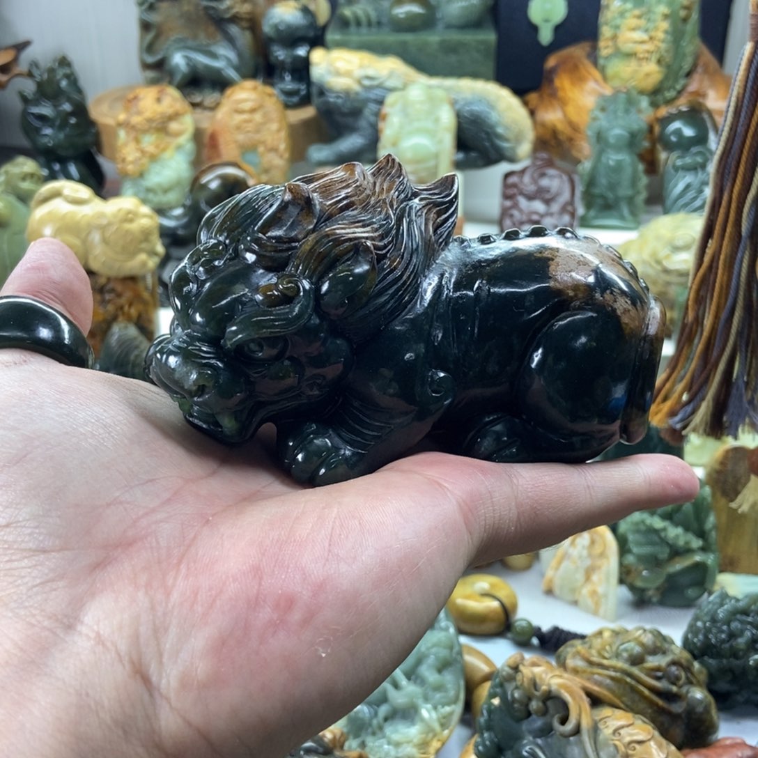 й***岫岩河磨玉（透闪石质玉）未镶嵌把件