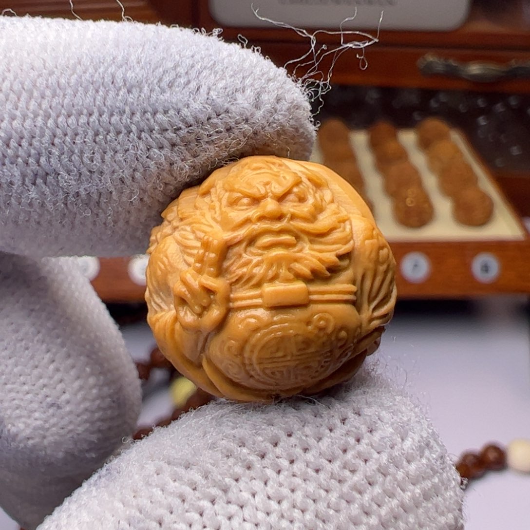 猴头核桃把件精工黑白无常钟馗