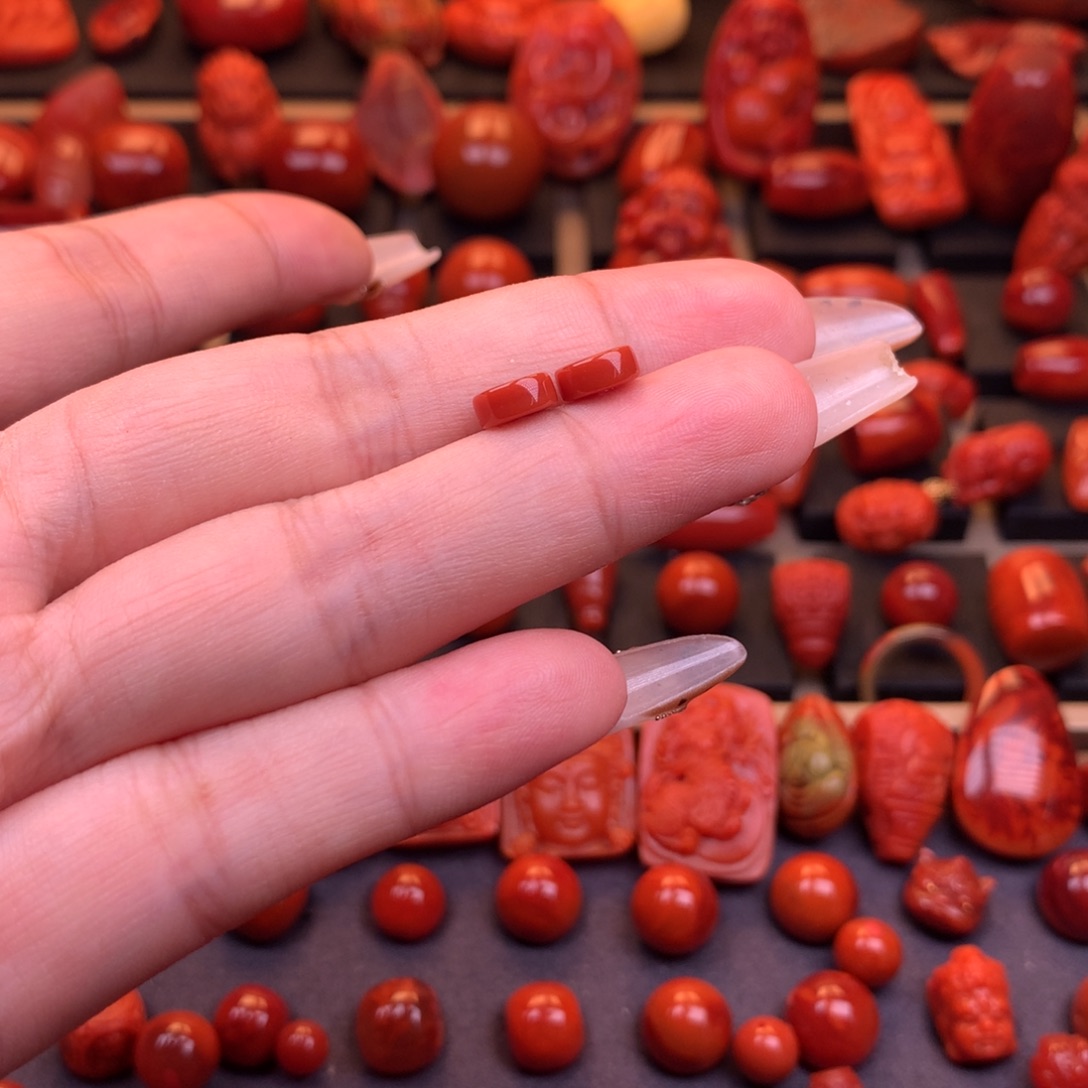 南红玛瑙未镶嵌川料原矿精工直切隔片7mm