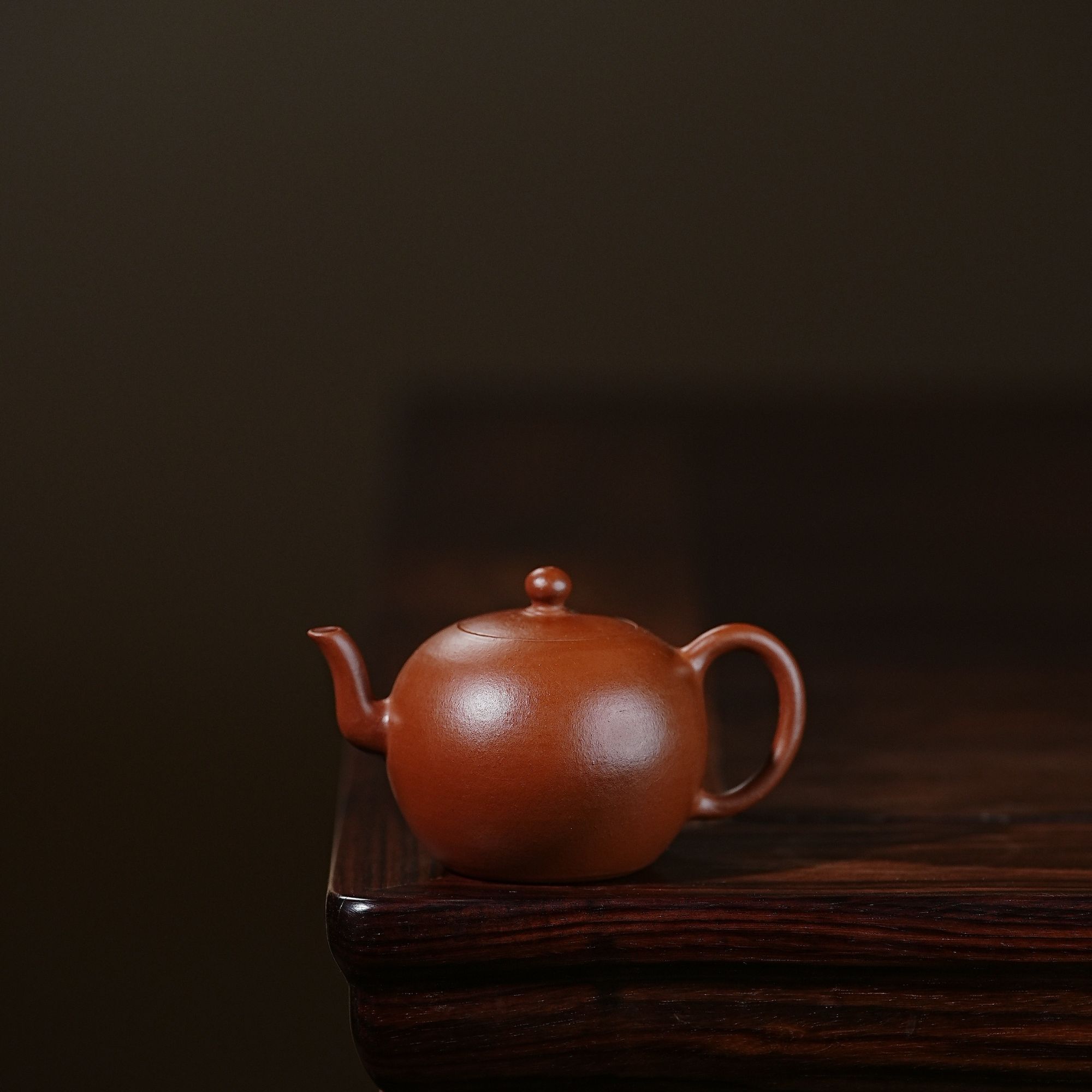 当代 陆毅全手工制朱泥大红袍一粒珠壶 容量135毫升