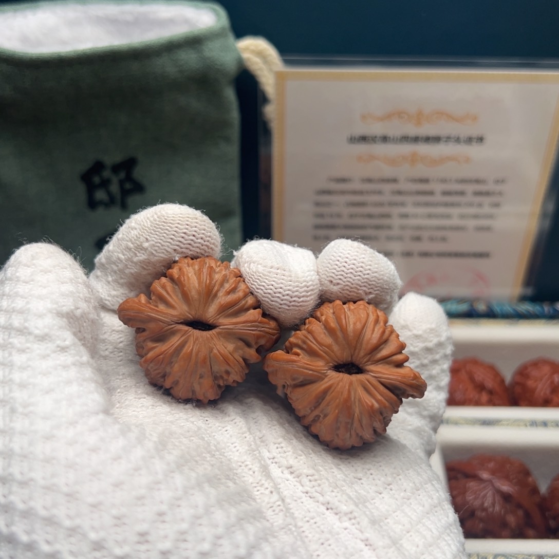 文玩核桃把件往*汉高楼38