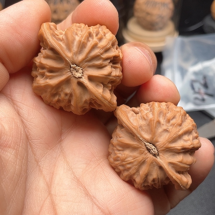 文玩核桃把件汉高山·宫灯