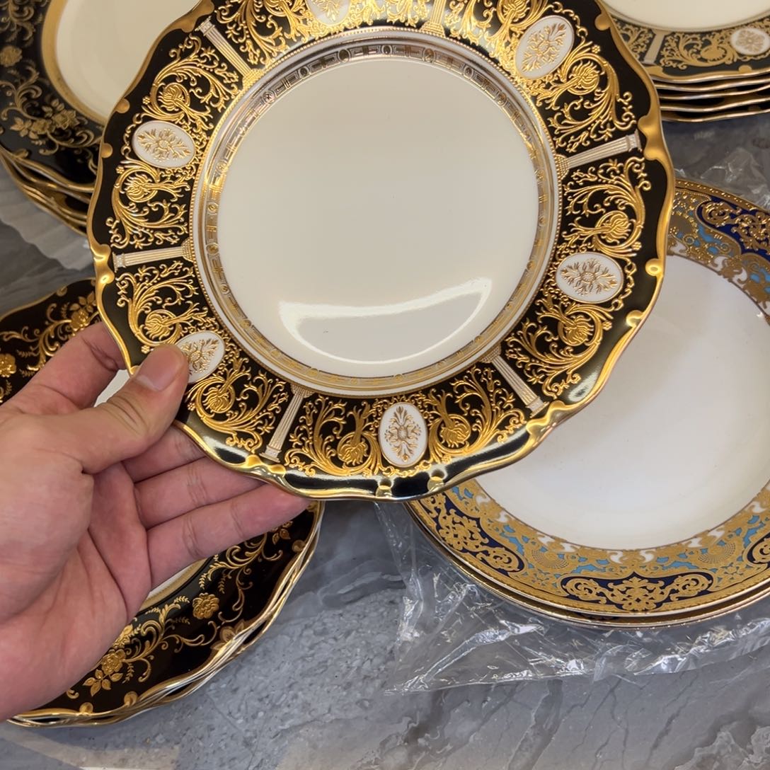 瓷片8寸平盘两个一单尾单