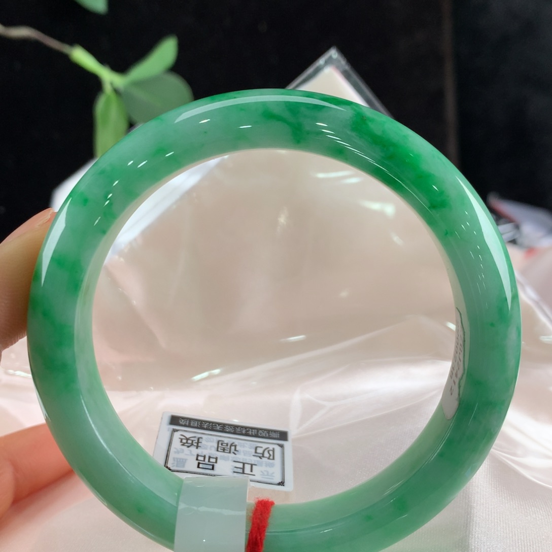 翡翠手镯未镶嵌111-0238