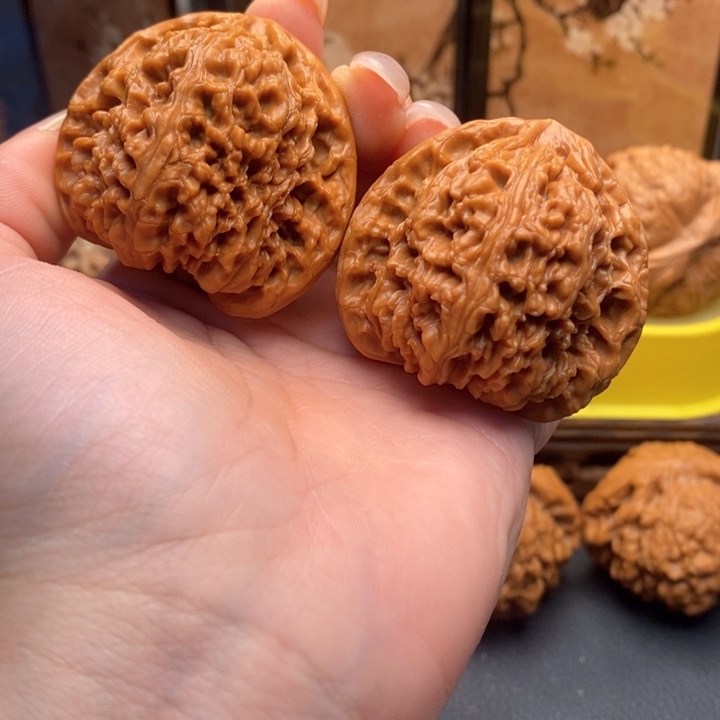 至***宝文玩核桃把件066三角疆46