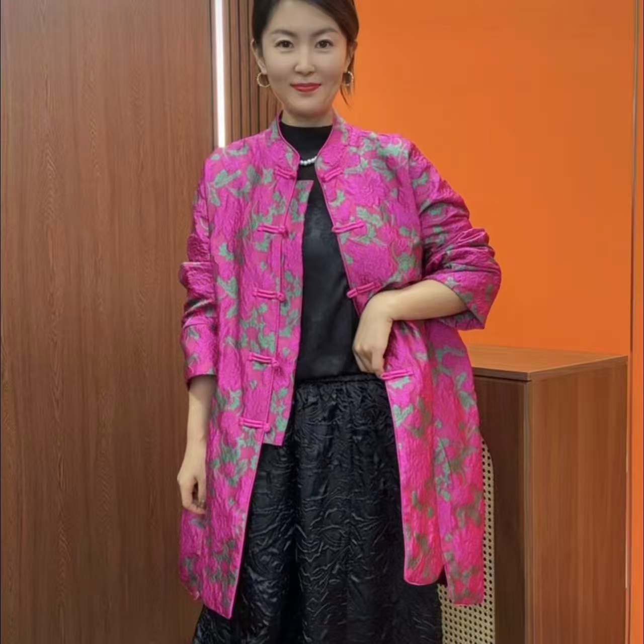 【香云阁】2025新款立体撞色提花风衣中长款外套