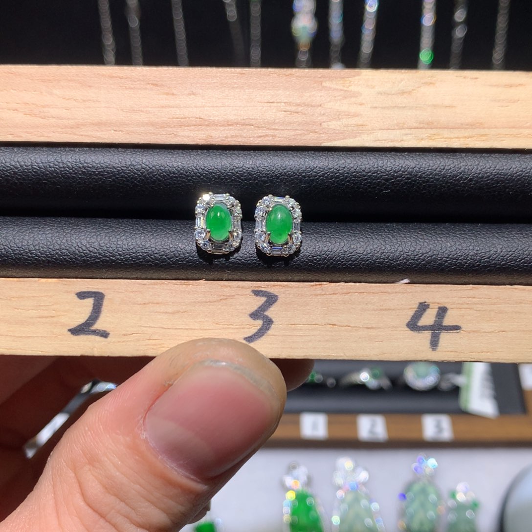 翡翠未镶嵌耳钉耳钉