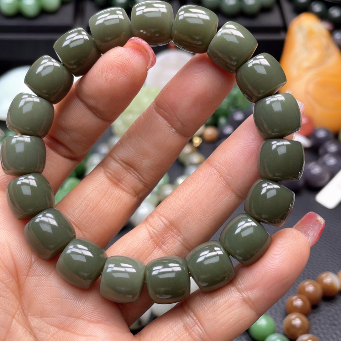 和田玉未镶嵌挂件阿****?