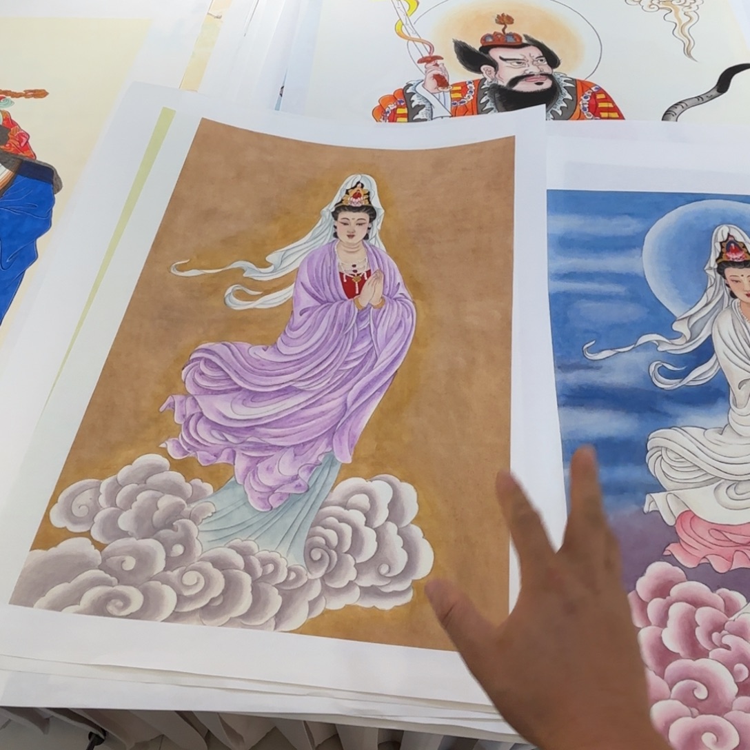 国画观音菩萨四尺三开作品