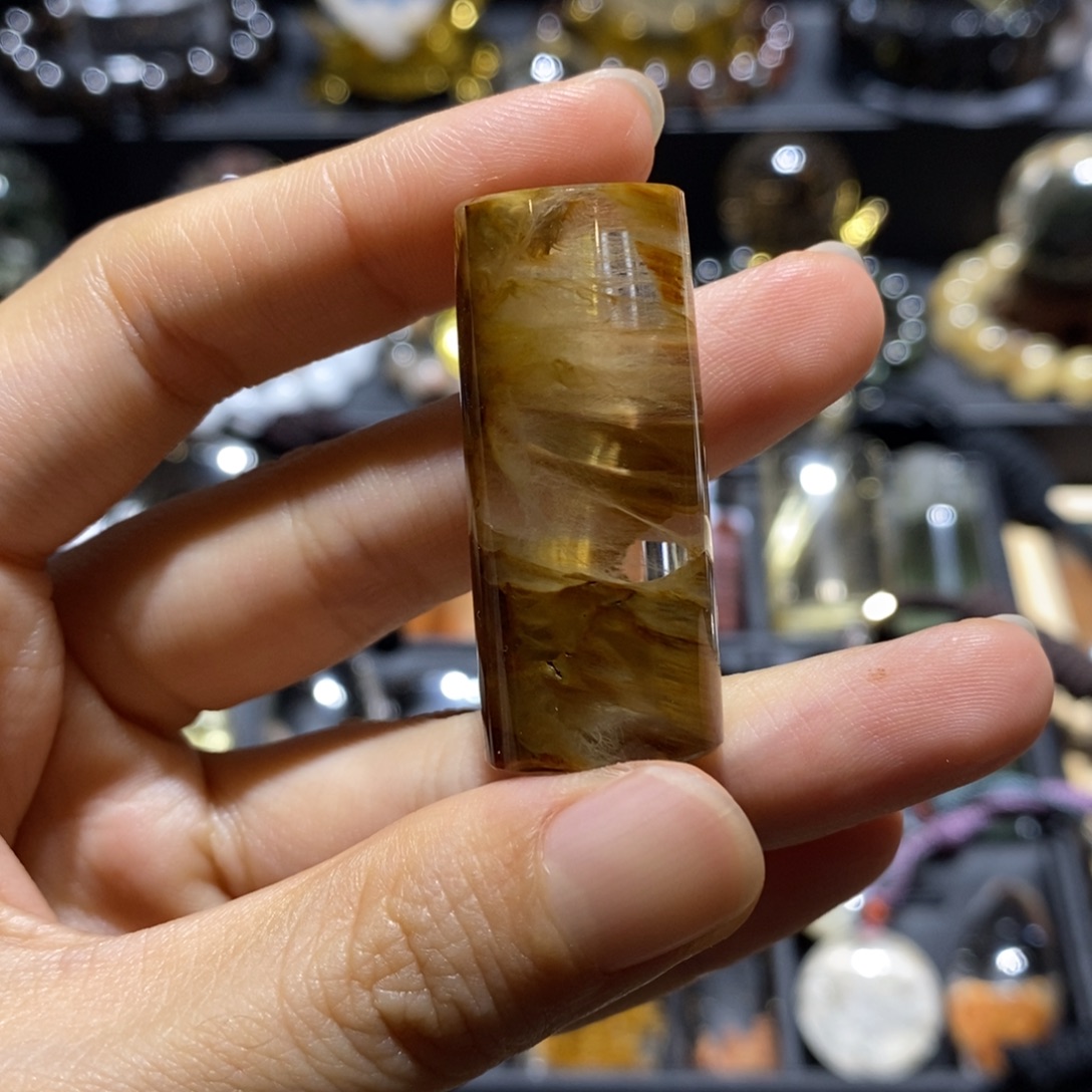 华***`未镶嵌颈饰水晶睡觉