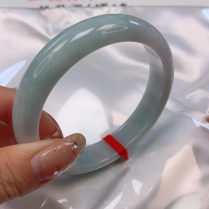 翡翠手镯未镶嵌58圈