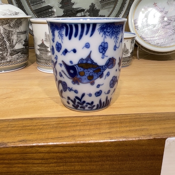 宝****青花描金鱼藻纹直口杯