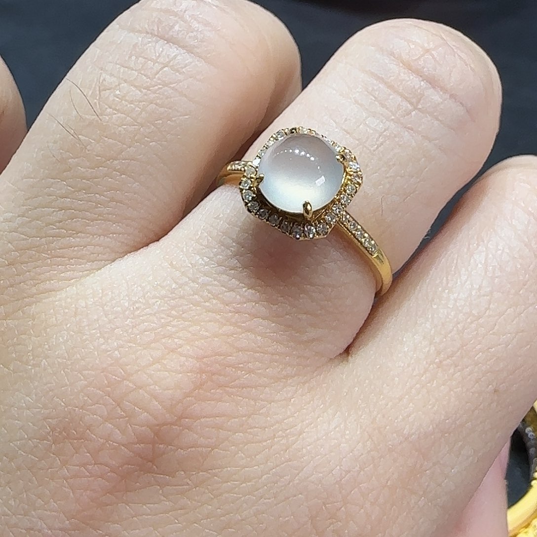 翡翠18K金镶嵌戒指白冰戒指