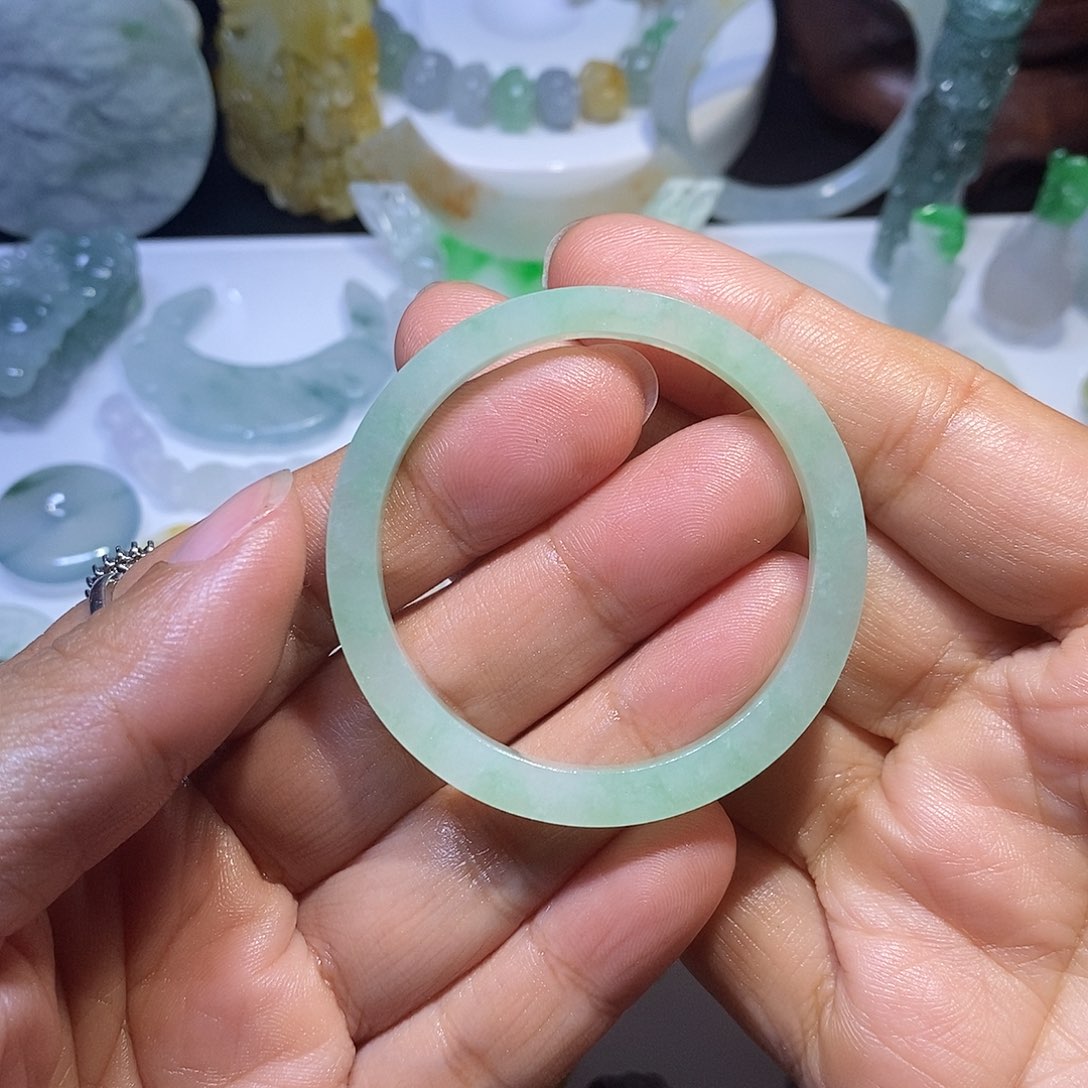 定制翡翠未镶嵌童镯