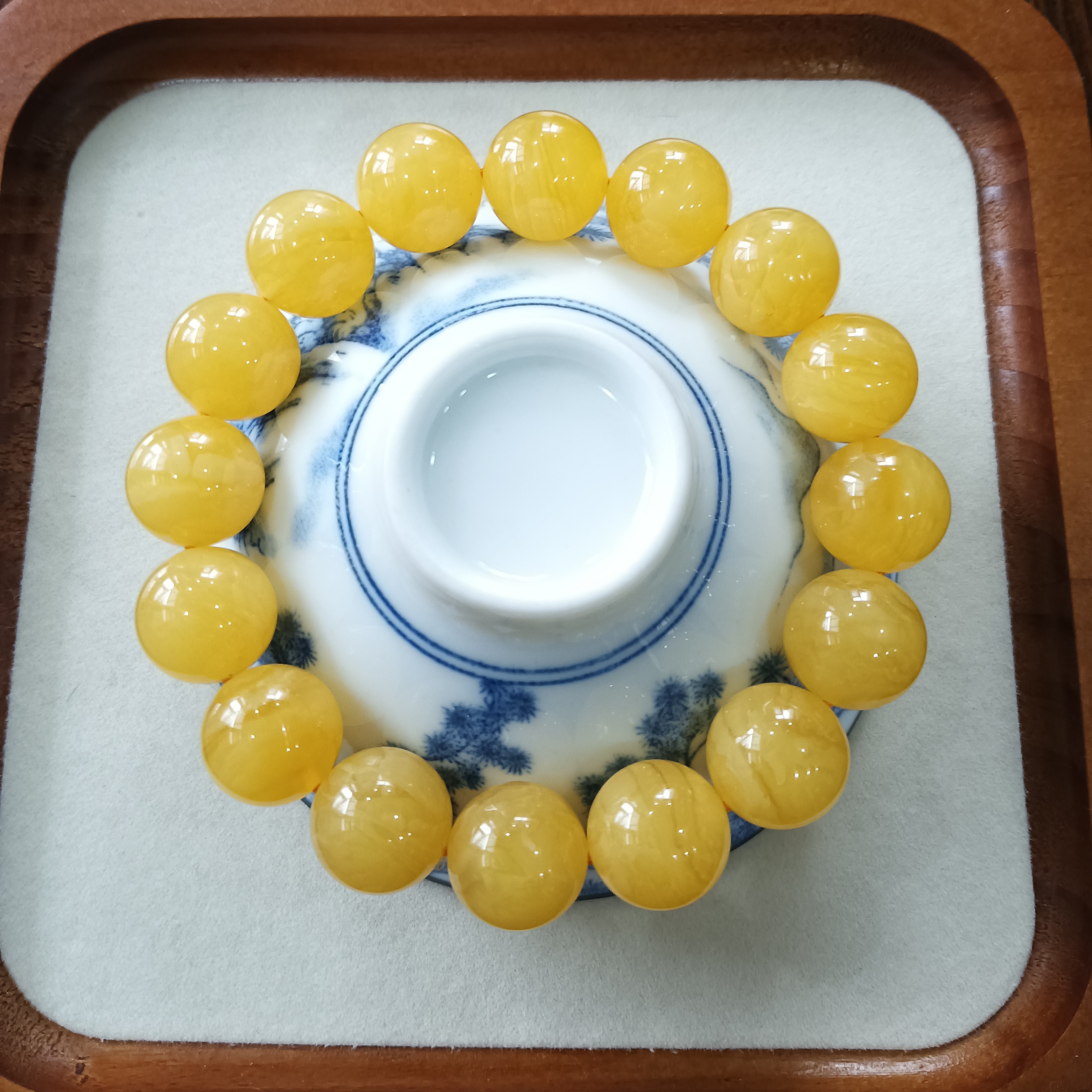 同料俄鸡油黄浓蜡卡13+mm重量21.81克精工细作