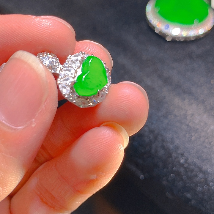 【闪购商品】翡翠颈饰银S925镶嵌翡翠