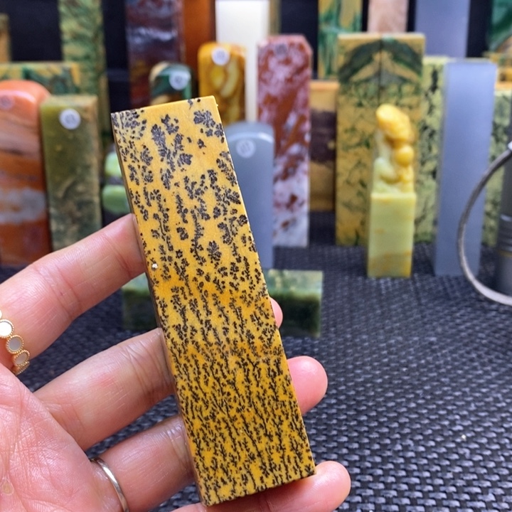 四川石华****批青田石印章石