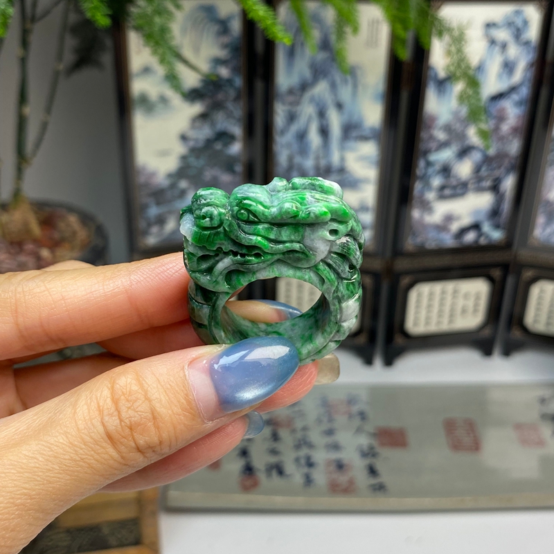 20毛货 藓加绿复古龙戒圈指环 天然翡翠A货 