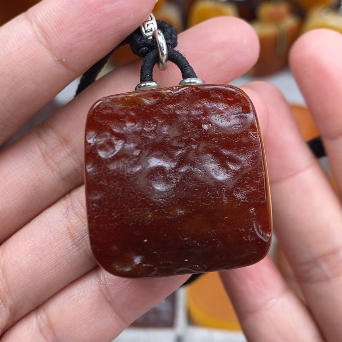 琥珀吊坠(赠链)未镶嵌