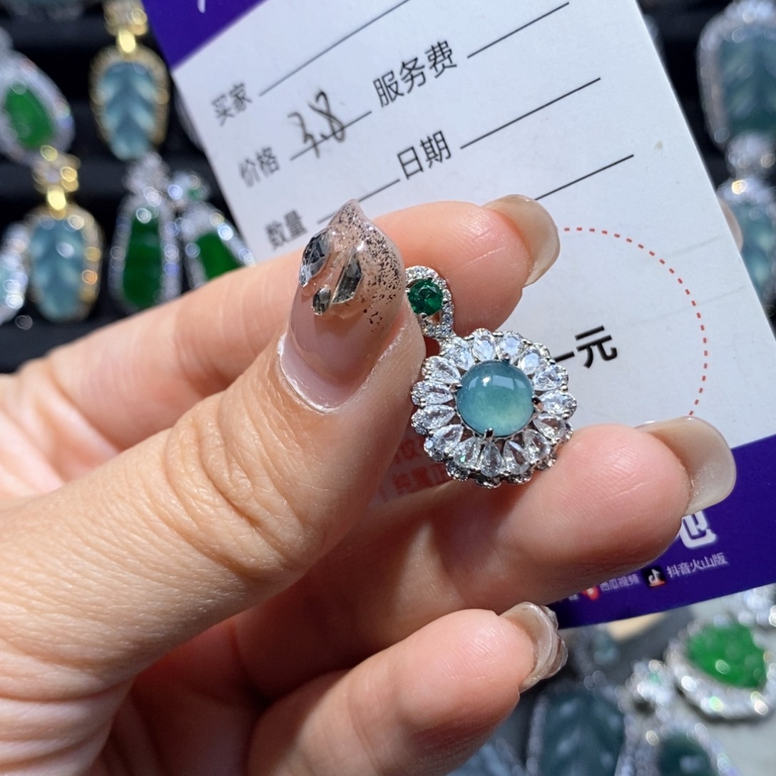 翡翠项链未镶嵌翡翠