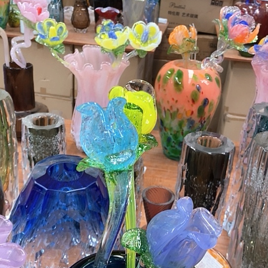 琉璃花瓶高45厘米宽6厘米