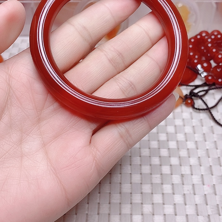 玛瑙/玉髓手镯未镶嵌