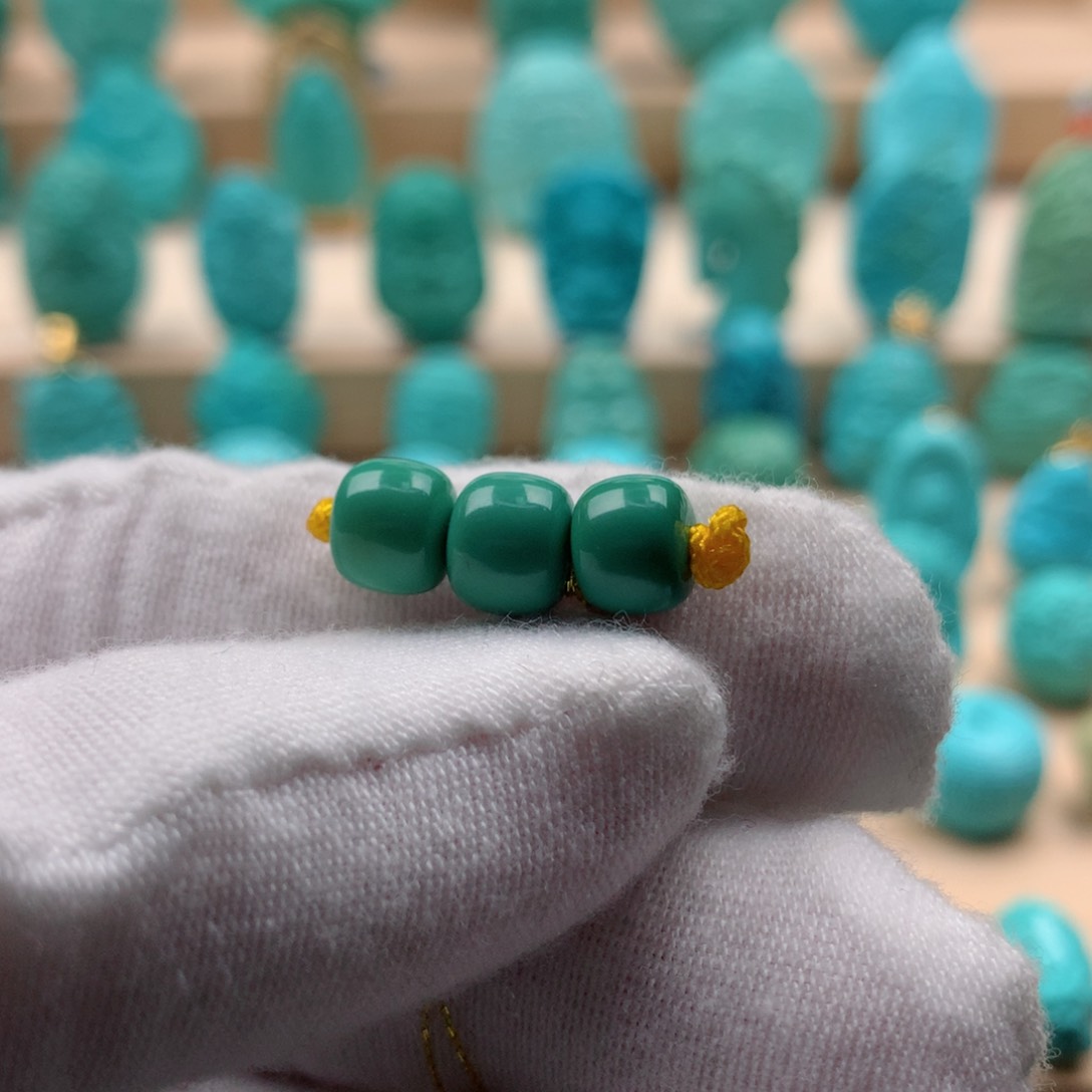 绿松石配饰未镶嵌