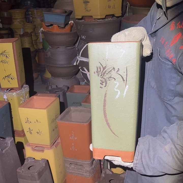 紫砂花盆紫砂花盆和小