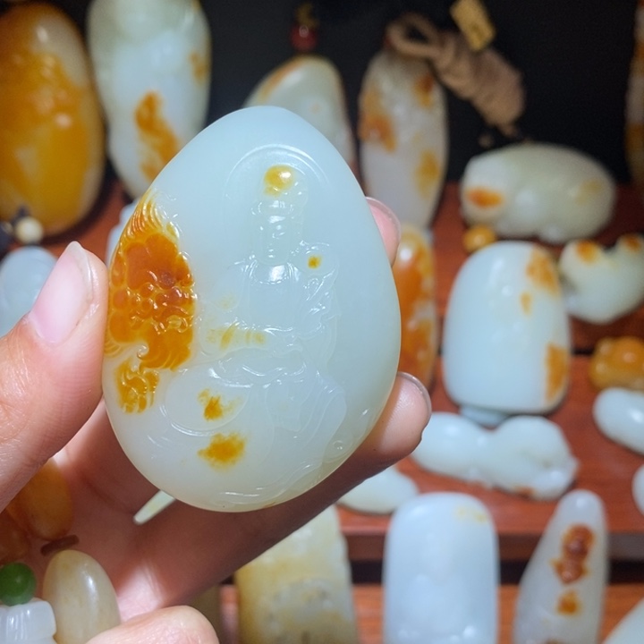 力***哥和田玉未镶嵌颈饰