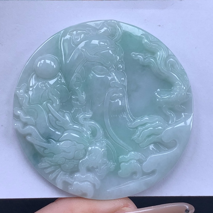 颈饰未镶嵌翡翠龙关公