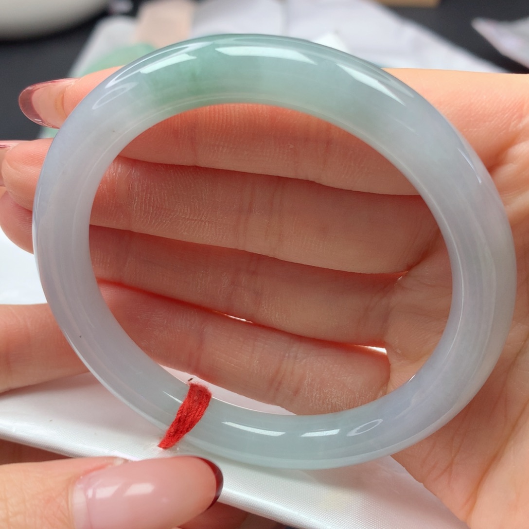 翡翠手镯未镶嵌56圆条