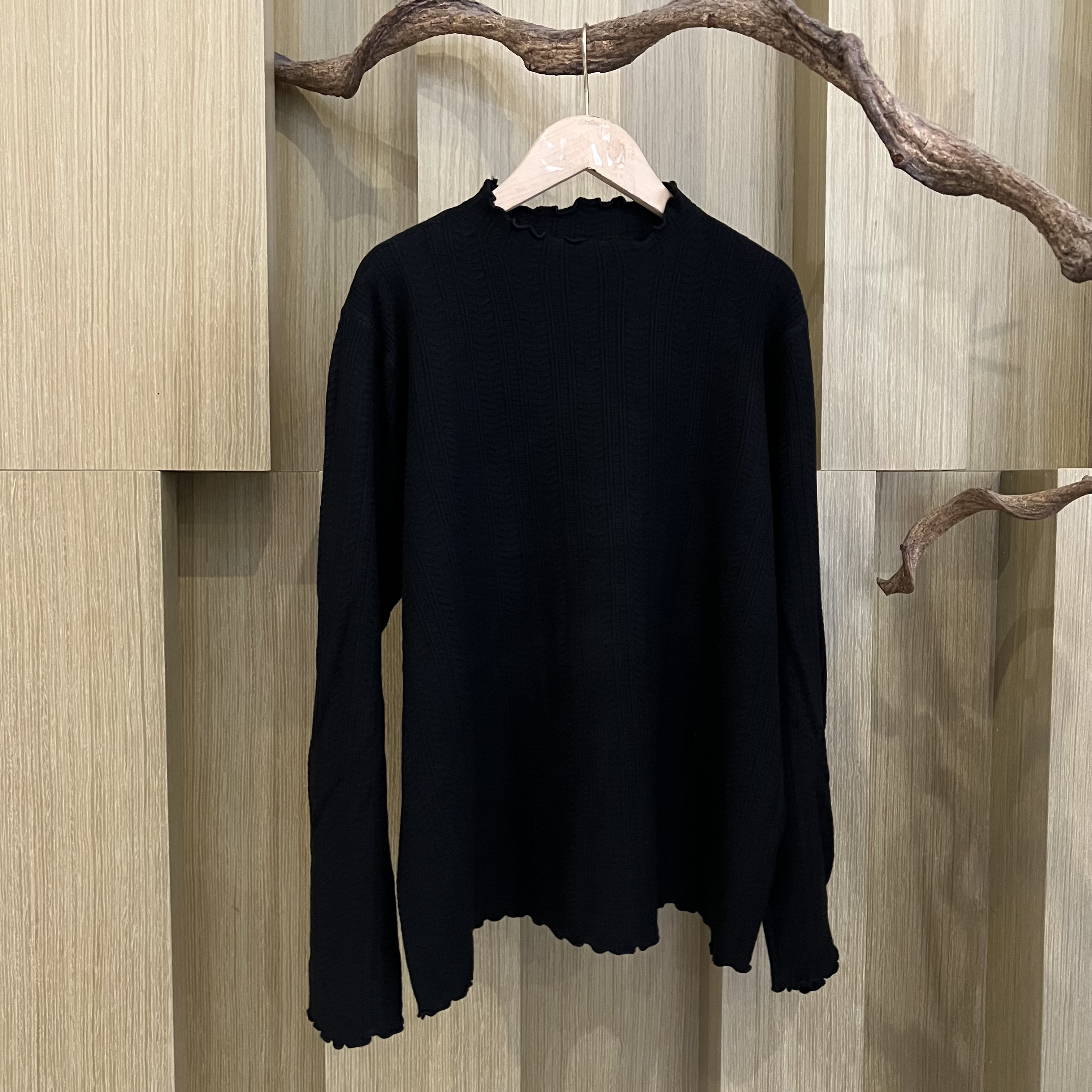 【嘉一定制】韩版时尚休闲舒适通勤木耳边哑光黑长袖上衣523