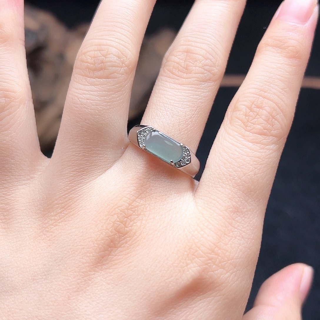 翡翠戒指未镶嵌翡翠