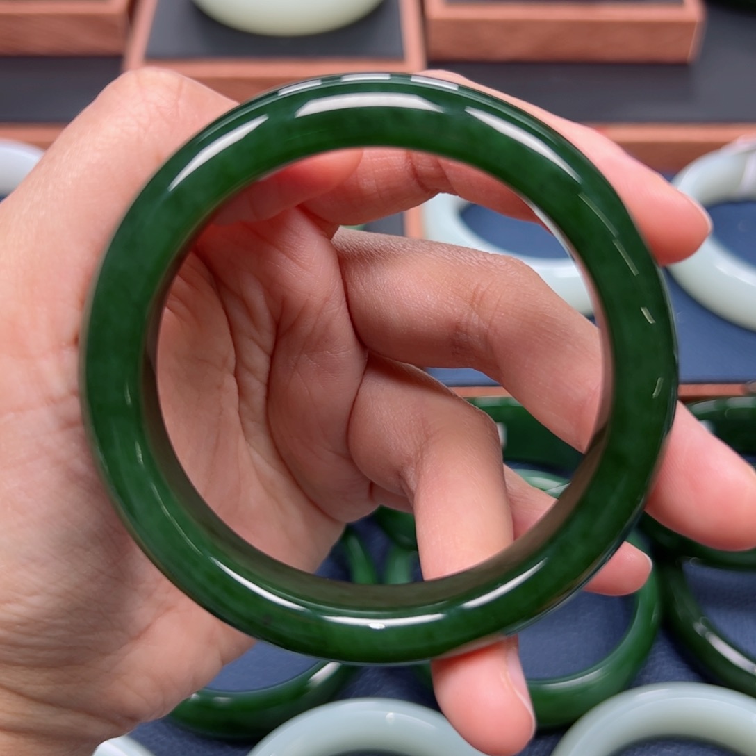 未镶嵌手镯和田玉（碧玉）慢*