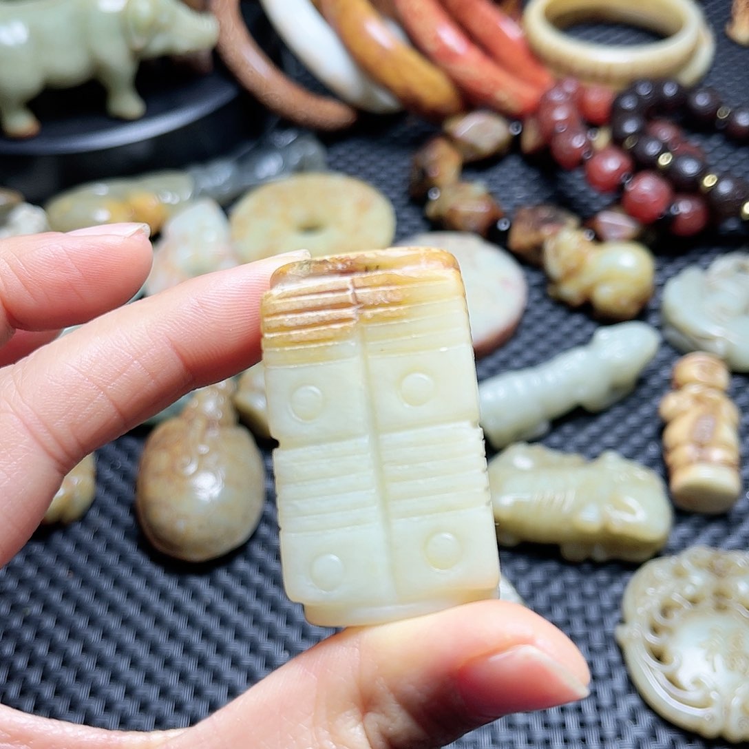 白玉菩提吊坠摆件